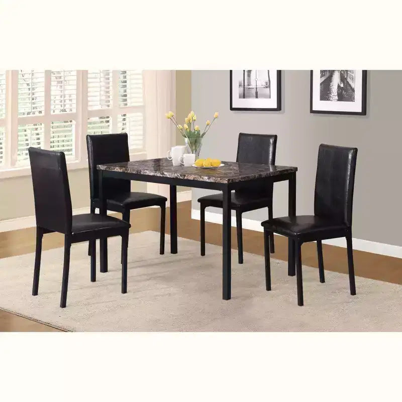 Mesa de comedor de metal con tablero de imitación de mármol laminado — Mesa de cocina y comedor moderna