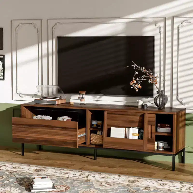 Mueble de TV moderno para televisores de hasta 75 pulgadas, centro de entretenimiento de madera de 70.8 pulgadas con almacenamiento y puerta corrediza, mesa consola multimedia para sala de estar o dormitorio